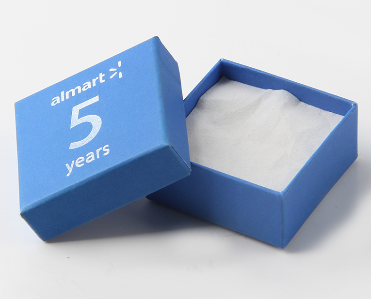 耳環(huán)的包裝盒如果在訂做時使用快速固著的油墨，效率1倍以上！